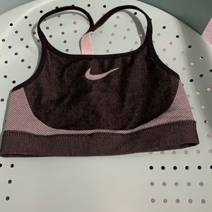 Nike Girls' Seamless Sports Bra size M